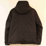 モデムデザインの軽量冬アウター