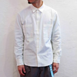 LAMONDの白シャツ
