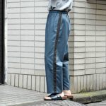 ラインパンツ