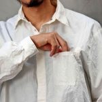 BASISBROEKの白シャツ