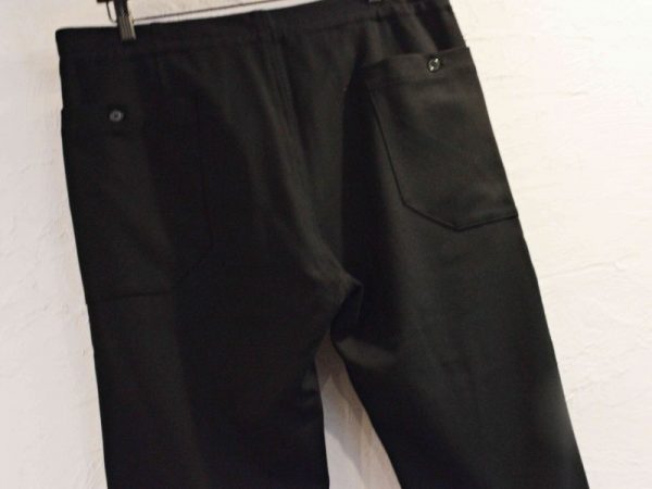 LAMONDのリラックスパンツ