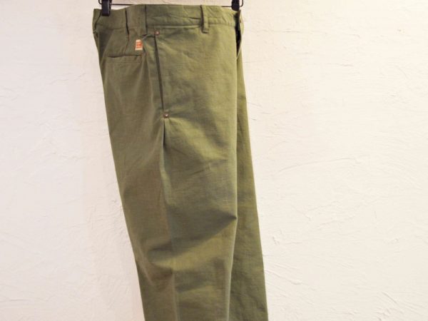 シームレスパンツ