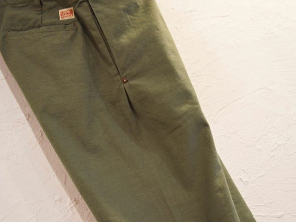 シームレスパンツ