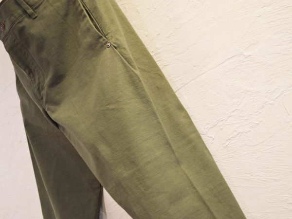 シームレスパンツ