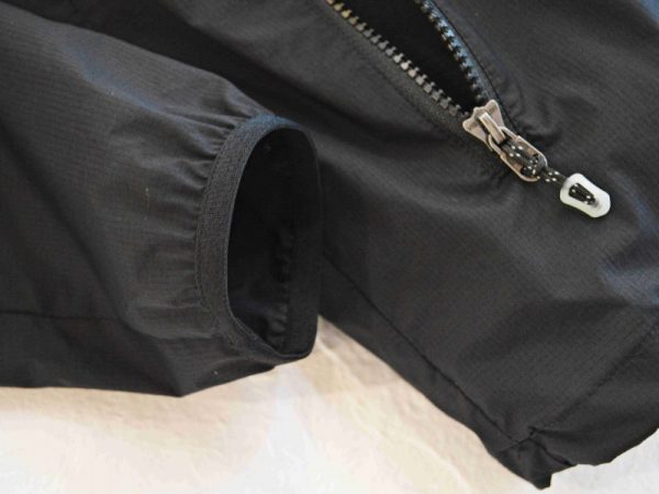 MOUNTAIN EQUIPMENTのカーディガン