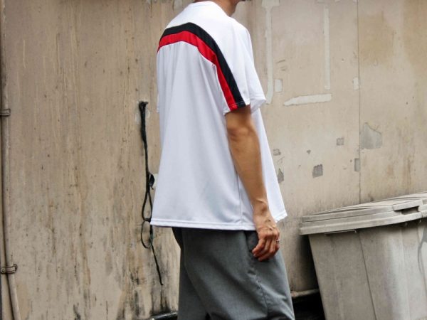 イオノイのORBIT TEE