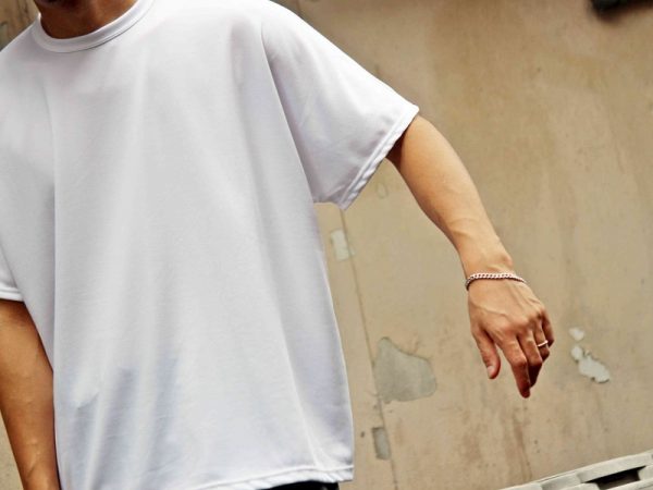 イオノイのORBIT TEE