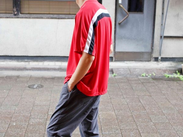 イオノイのORBIT TEE