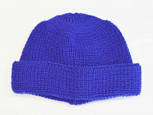 浅めのニットキャップ