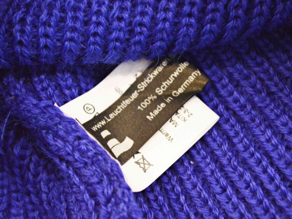 浅めのニットキャップ