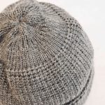 浅めのニットキャップ