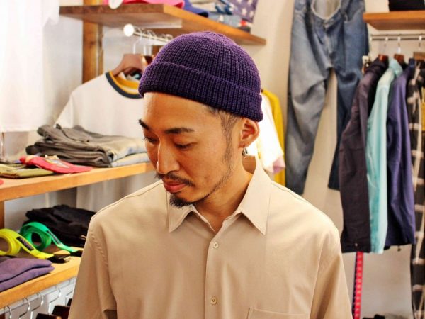 浅めのニットキャップ