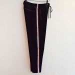 イオノイのベロアパンツ