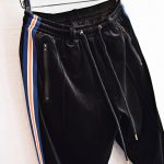 イオノイのベロアパンツ