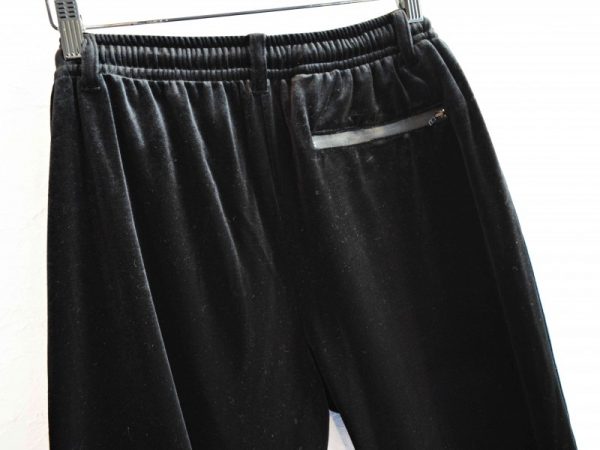 イオノイのベロアパンツ