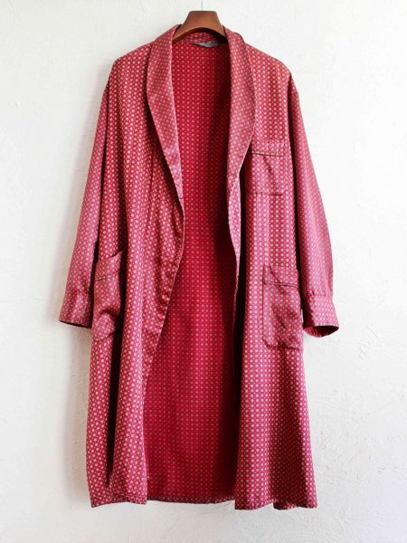 サテンパジャマガウン