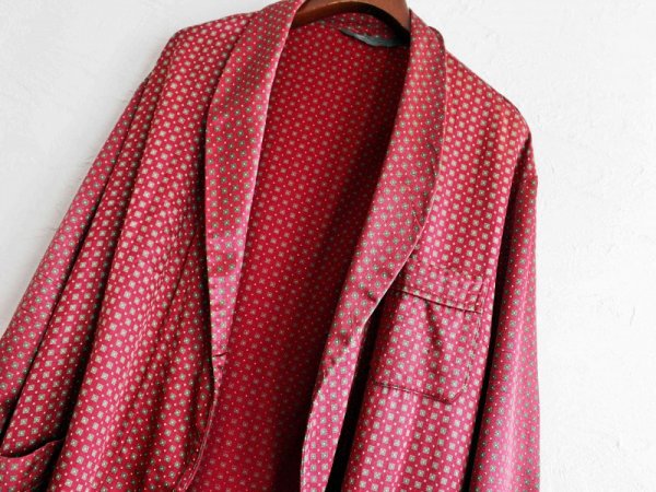 サテンパジャマガウン