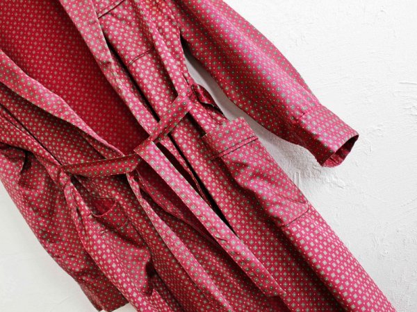 サテンパジャマガウン