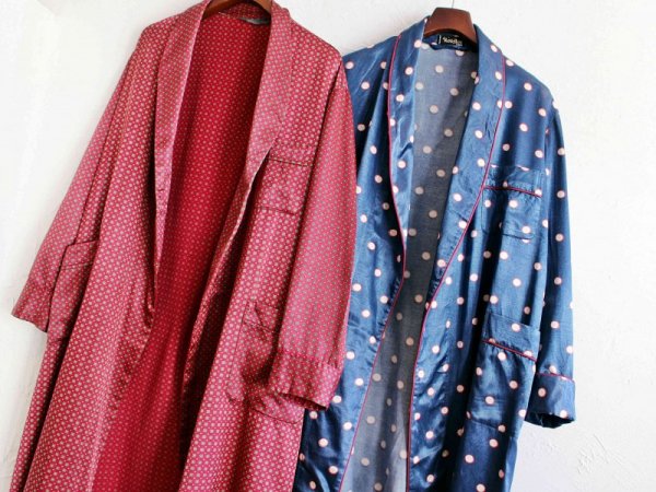 サテンパジャマガウン