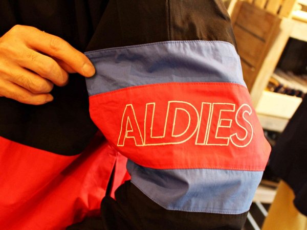 ALDIESのビックトレーナー