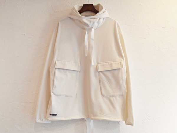 MOUNTAIN EQUIPMENTのサルベージパーカー