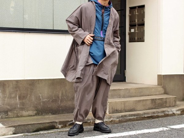 新感覚な羽織りモノ