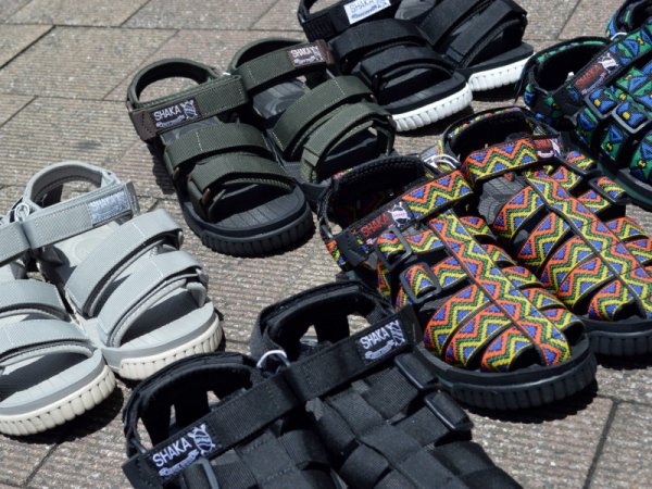 SHAKAのサンダル揃っています。