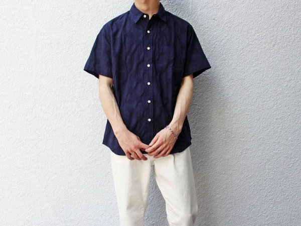 SHARKEY’Sの半袖シャツ