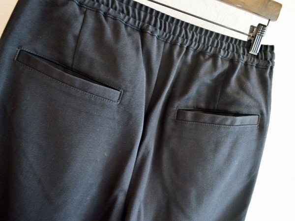 LAMONDの秋のイージースラックス