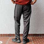 LAMONDの秋のイージースラックス