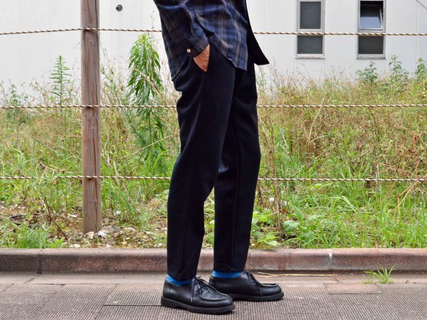 LAMONDのイージーパンツ