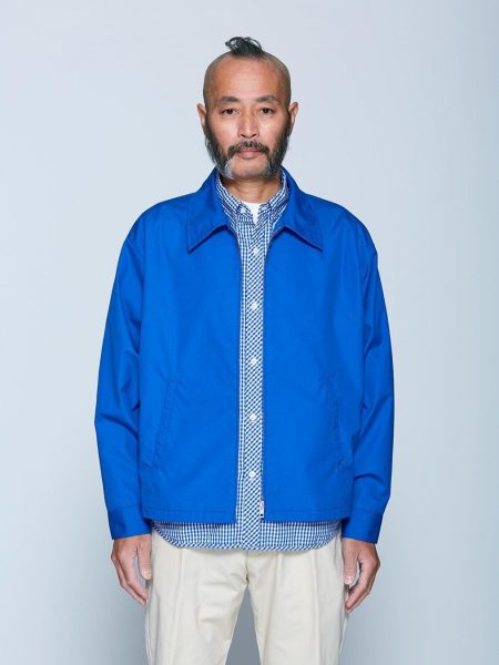 ネセサリーのスイングトップ