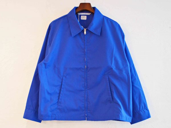 ネセサリーのスイングトップ