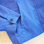 ネセサリーのスイングトップ