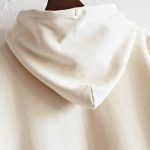 modemdesignのハーフジップパーカー