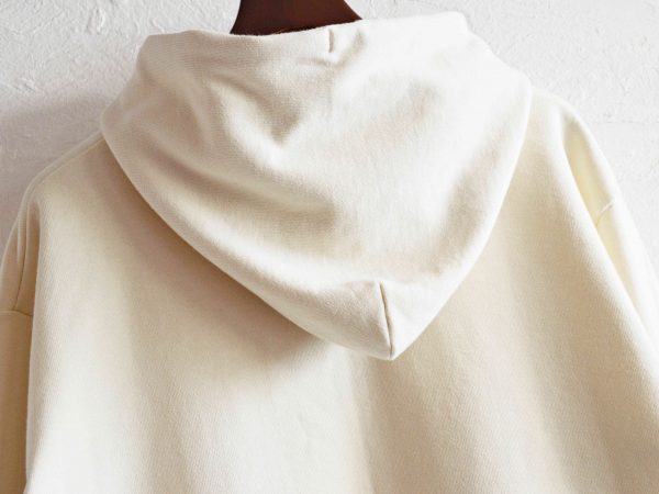 modemdesignのハーフジップパーカー