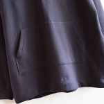 modemdesignのハーフジップパーカー