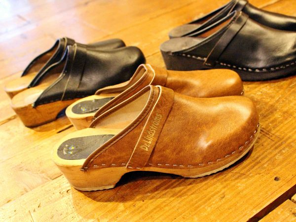 まずは小物から