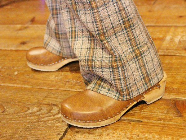 まずは小物から