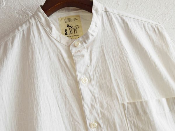 SHARKEY’Sのスタンドカラーシャツ