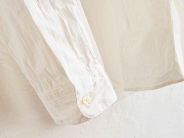 SHARKEY’Sのスタンドカラーシャツ