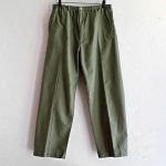 N.O.U.Nの新作パンツ”PIN TUCK”