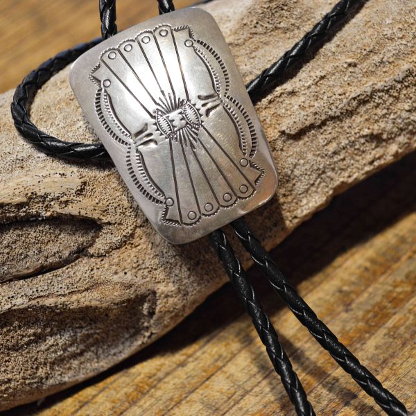 夏は首元にジュエリー！