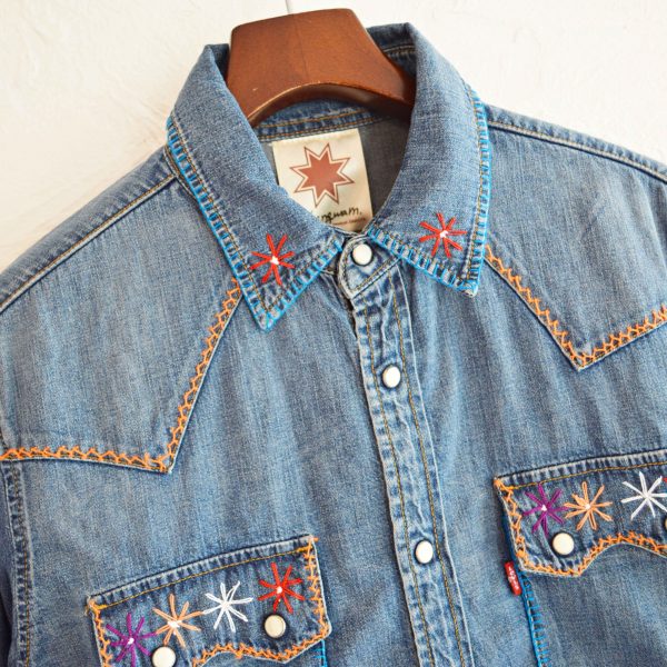Nasngwam.のFLOWER DENIM SHIRTS