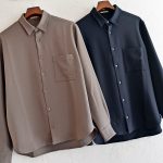 秋のシャツとパンツ