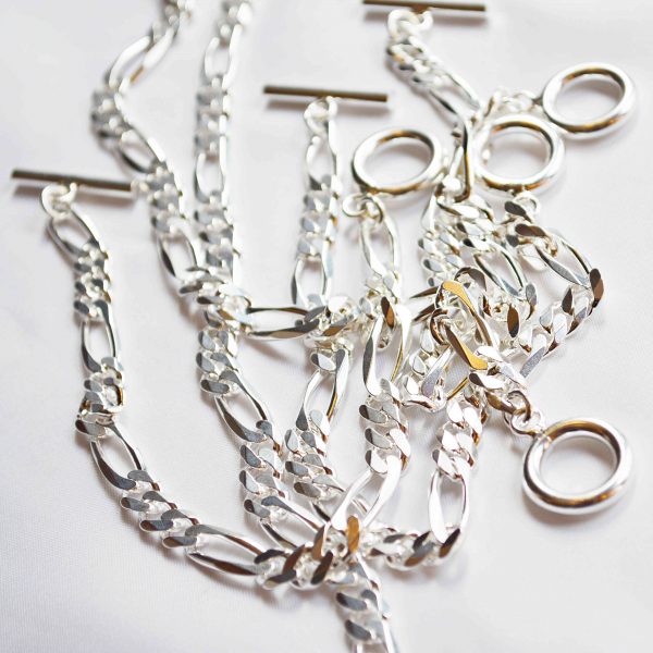 人気のチェーンブレス