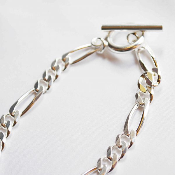 人気のチェーンブレス