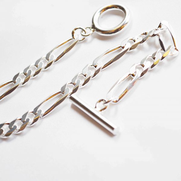 人気のチェーンブレス