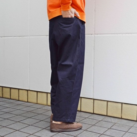 WIDE TUCK TROUSERS