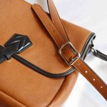 極上鹿革Doeskinのショルダーバッグ